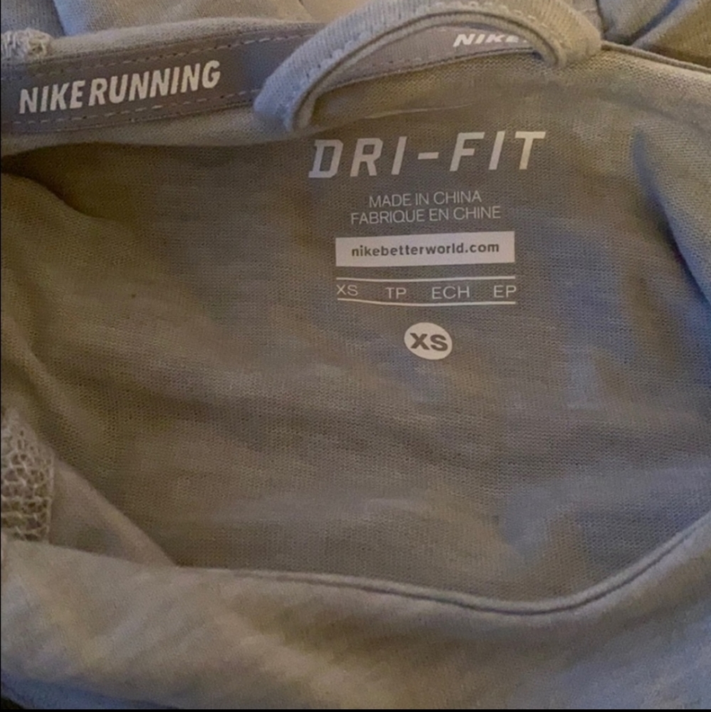 Nike Pullover - Picture 8 of 8
